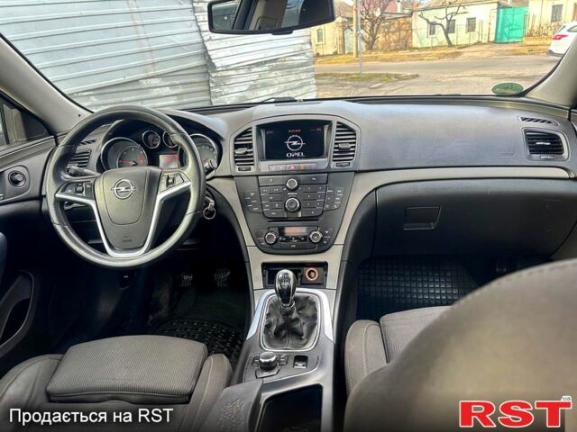 Сірий Опель Інсігнія, об'ємом двигуна 2 л та пробігом 25400 тис. км за 3900 $, фото 9 на Automoto.ua