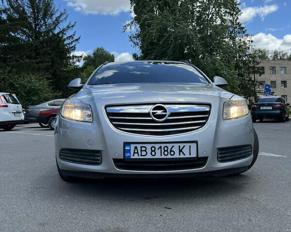 Серый Опель Инсигния, объемом двигателя 1.96 л и пробегом 251 тыс. км за 8150 $, фото 1 на Automoto.ua