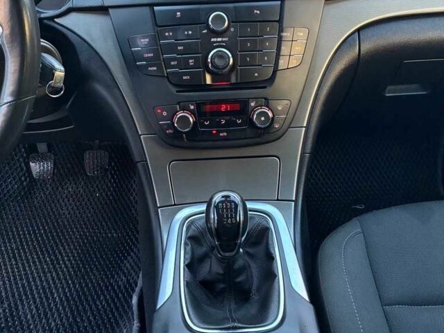 Серый Опель Инсигния, объемом двигателя 2 л и пробегом 325 тыс. км за 6340 $, фото 14 на Automoto.ua