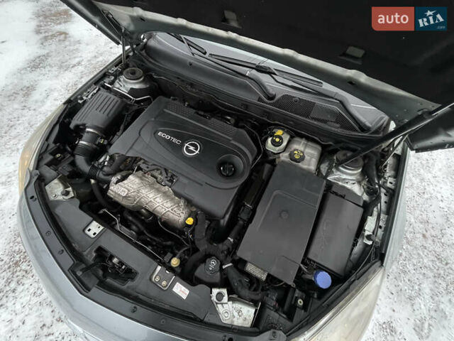 Серый Опель Инсигния, объемом двигателя 2 л и пробегом 219 тыс. км за 7650 $, фото 99 на Automoto.ua