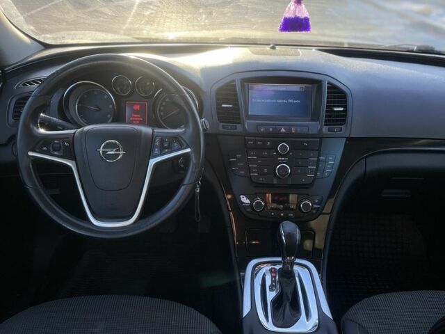 Сірий Опель Інсігнія, об'ємом двигуна 2 л та пробігом 320 тис. км за 3999 $, фото 2 на Automoto.ua