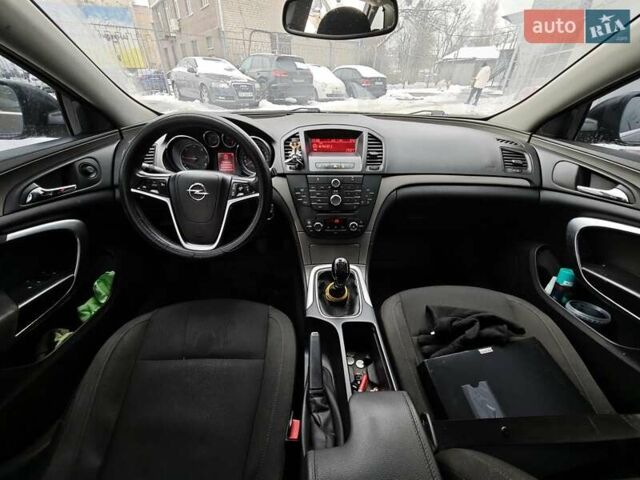 Серый Опель Инсигния, объемом двигателя 2 л и пробегом 240 тыс. км за 7990 $, фото 14 на Automoto.ua