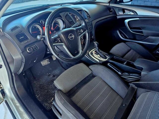 Сірий Опель Інсігнія, об'ємом двигуна 1.96 л та пробігом 254 тис. км за 7899 $, фото 4 на Automoto.ua