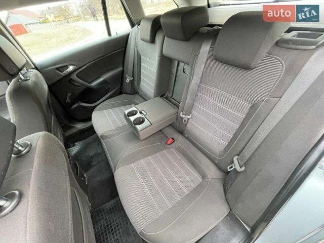 Серый Опель Инсигния, объемом двигателя 2 л и пробегом 220 тыс. км за 7250 $, фото 36 на Automoto.ua