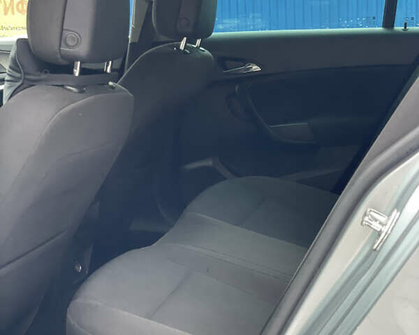 Серый Опель Инсигния, объемом двигателя 1.96 л и пробегом 390 тыс. км за 5950 $, фото 17 на Automoto.ua