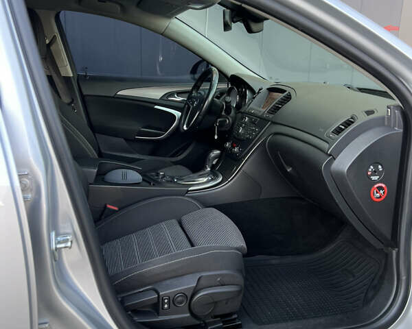 Серый Опель Инсигния, объемом двигателя 1.96 л и пробегом 240 тыс. км за 7600 $, фото 17 на Automoto.ua