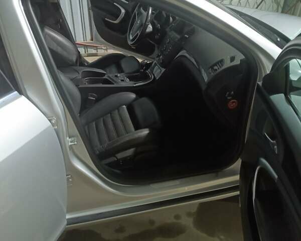 Серый Опель Инсигния, объемом двигателя 1.96 л и пробегом 340 тыс. км за 7200 $, фото 1 на Automoto.ua