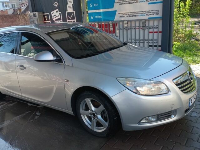 Серый Опель Инсигния, объемом двигателя 2 л и пробегом 219 тыс. км за 8199 $, фото 3 на Automoto.ua