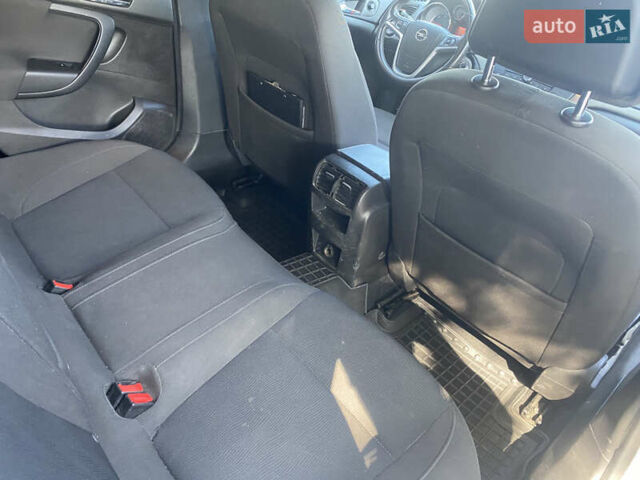 Сірий Опель Інсігнія, об'ємом двигуна 1.96 л та пробігом 305 тис. км за 8000 $, фото 7 на Automoto.ua