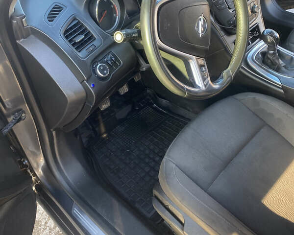 Сірий Опель Інсігнія, об'ємом двигуна 1.96 л та пробігом 227 тис. км за 6999 $, фото 20 на Automoto.ua