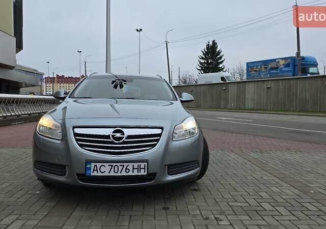 Серый Опель Инсигния, объемом двигателя 1.96 л и пробегом 235 тыс. км за 8000 $, фото 3 на Automoto.ua