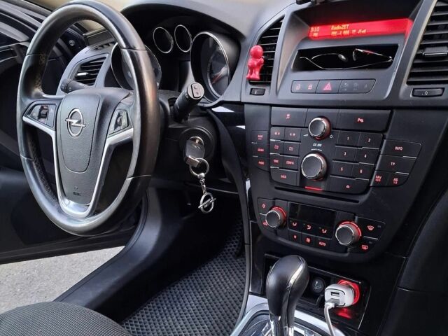 Сірий Опель Інсігнія, об'ємом двигуна 2 л та пробігом 2 тис. км за 7000 $, фото 1 на Automoto.ua