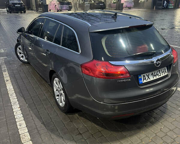 Серый Опель Инсигния, объемом двигателя 2 л и пробегом 237 тыс. км за 8299 $, фото 4 на Automoto.ua