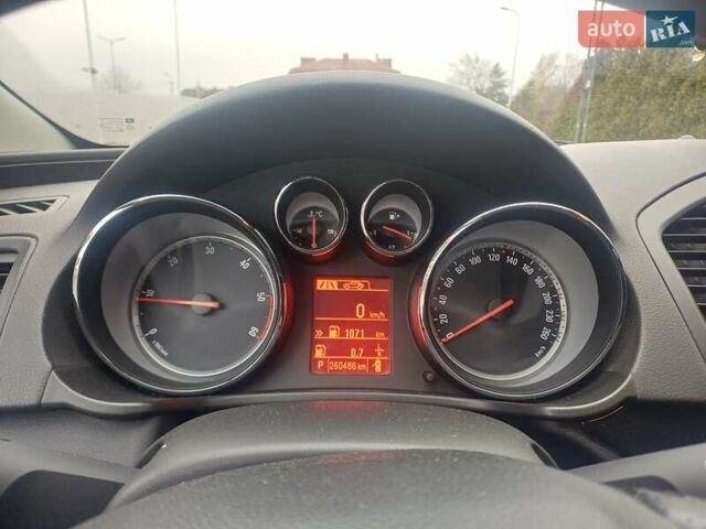 Серый Опель Инсигния, объемом двигателя 1.96 л и пробегом 261 тыс. км за 6950 $, фото 12 на Automoto.ua