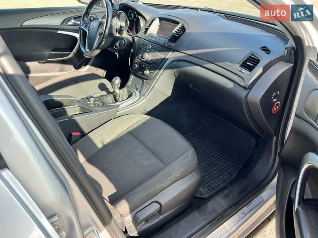 Серый Опель Инсигния, объемом двигателя 2 л и пробегом 287 тыс. км за 7400 $, фото 11 на Automoto.ua