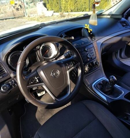 Сірий Опель Інсігнія, об'ємом двигуна 1.96 л та пробігом 275 тис. км за 7200 $, фото 10 на Automoto.ua