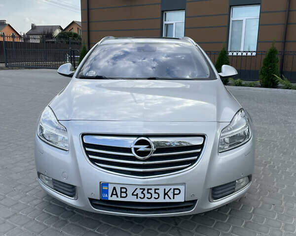 Серый Опель Инсигния, объемом двигателя 2 л и пробегом 219 тыс. км за 7800 $, фото 4 на Automoto.ua