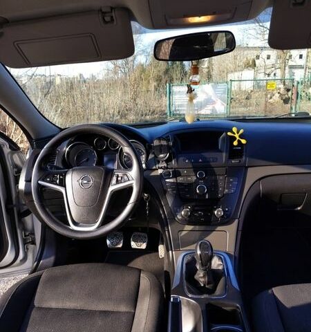 Сірий Опель Інсігнія, об'ємом двигуна 1.96 л та пробігом 275 тис. км за 7200 $, фото 9 на Automoto.ua