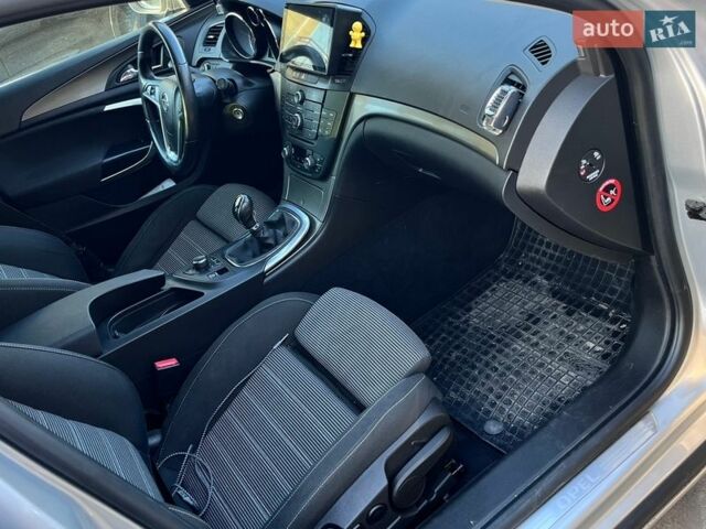 Серый Опель Инсигния, объемом двигателя 1.96 л и пробегом 253 тыс. км за 5999 $, фото 9 на Automoto.ua