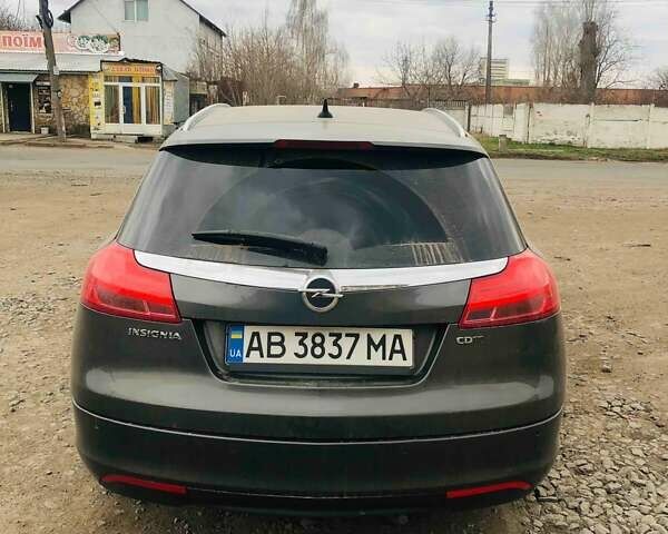 Серый Опель Инсигния, объемом двигателя 2 л и пробегом 320 тыс. км за 7850 $, фото 1 на Automoto.ua