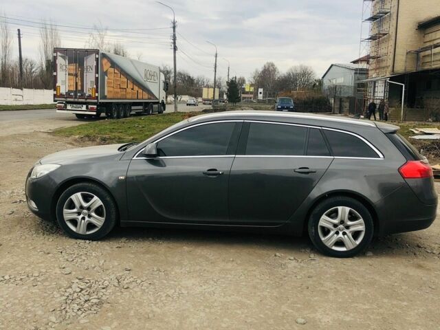 Серый Опель Инсигния, объемом двигателя 2 л и пробегом 320 тыс. км за 7850 $, фото 1 на Automoto.ua