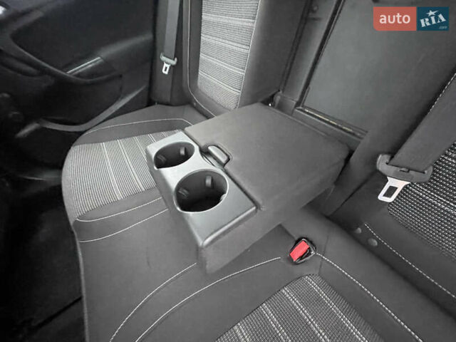 Серый Опель Инсигния, объемом двигателя 2 л и пробегом 219 тыс. км за 7650 $, фото 54 на Automoto.ua