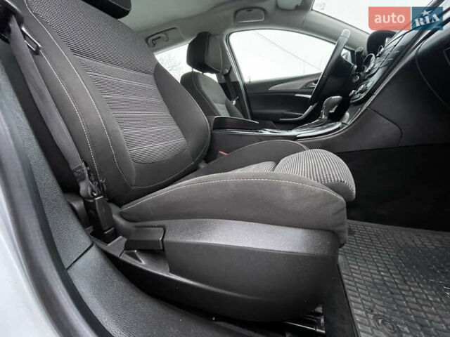 Серый Опель Инсигния, объемом двигателя 2 л и пробегом 219 тыс. км за 7650 $, фото 61 на Automoto.ua