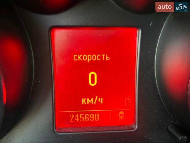 Серый Опель Инсигния, объемом двигателя 1.96 л и пробегом 245 тыс. км за 7500 $, фото 10 на Automoto.ua