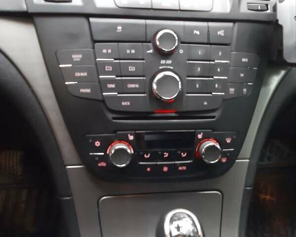 Серый Опель Инсигния, объемом двигателя 2 л и пробегом 234 тыс. км за 8300 $, фото 10 на Automoto.ua