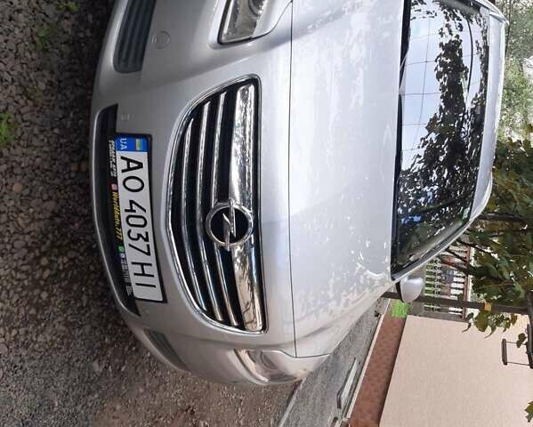 Серый Опель Инсигния, объемом двигателя 2 л и пробегом 234 тыс. км за 8300 $, фото 3 на Automoto.ua