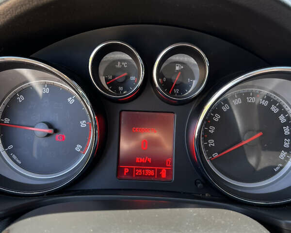 Серый Опель Инсигния, объемом двигателя 1.96 л и пробегом 251 тыс. км за 8150 $, фото 8 на Automoto.ua