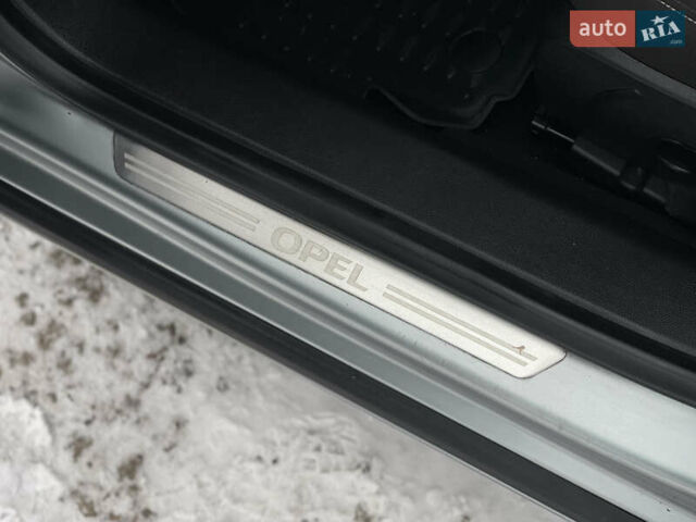 Серый Опель Инсигния, объемом двигателя 2 л и пробегом 219 тыс. км за 7650 $, фото 47 на Automoto.ua