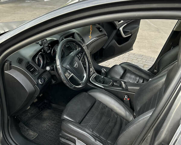 Сірий Опель Інсігнія, об'ємом двигуна 2 л та пробігом 256 тис. км за 7600 $, фото 17 на Automoto.ua