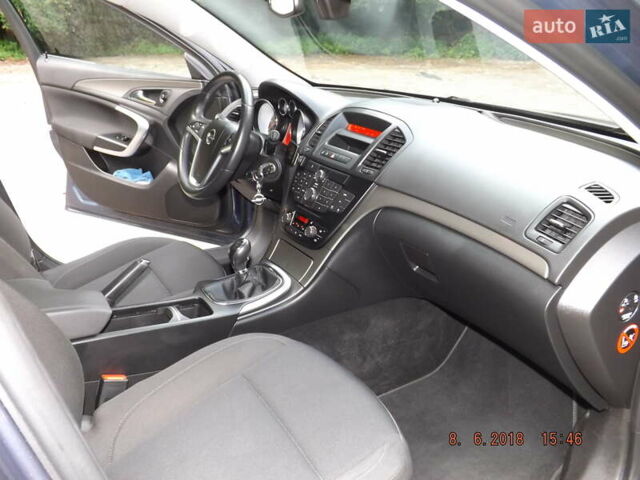 Серый Опель Инсигния, объемом двигателя 2 л и пробегом 320 тыс. км за 8600 $, фото 12 на Automoto.ua