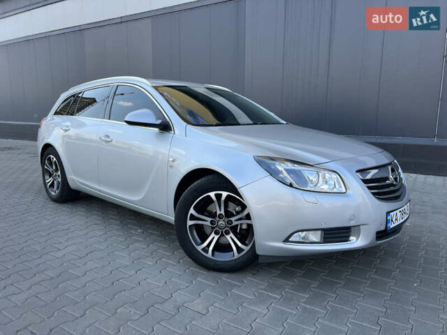 Серый Опель Инсигния, объемом двигателя 1.96 л и пробегом 240 тыс. км за 7600 $, фото 4 на Automoto.ua
