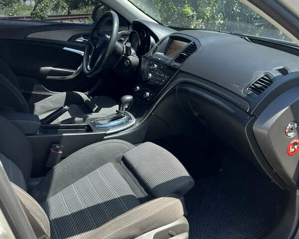 Серый Опель Инсигния, объемом двигателя 1.96 л и пробегом 251 тыс. км за 8150 $, фото 19 на Automoto.ua