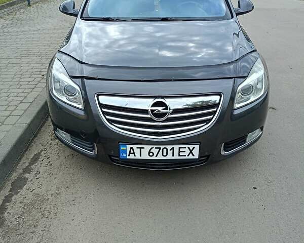 Серый Опель Инсигния, объемом двигателя 2 л и пробегом 243 тыс. км за 7600 $, фото 3 на Automoto.ua
