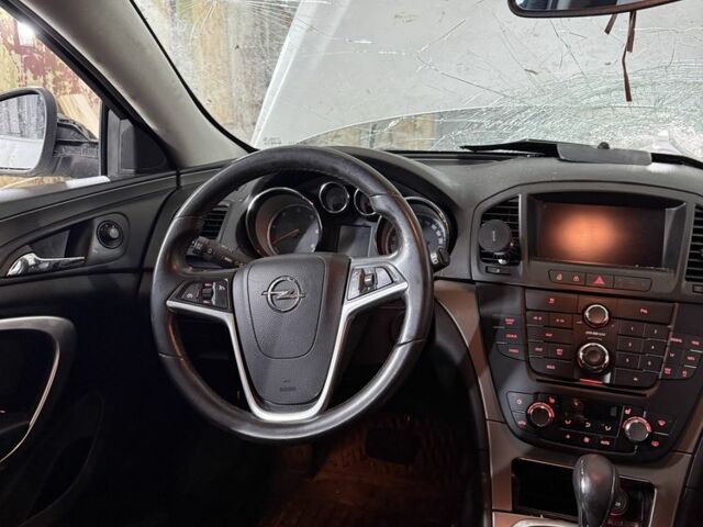 Серый Опель Инсигния, объемом двигателя 2 л и пробегом 312 тыс. км за 1800 $, фото 7 на Automoto.ua