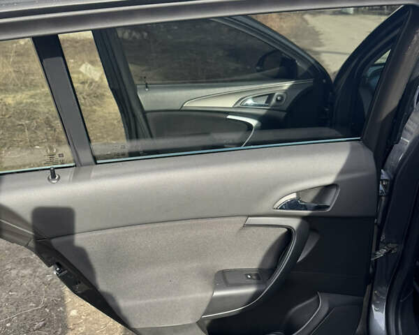 Серый Опель Инсигния, объемом двигателя 2 л и пробегом 237 тыс. км за 8299 $, фото 14 на Automoto.ua