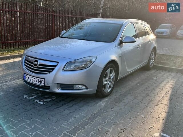 Серый Опель Инсигния, объемом двигателя 1.96 л и пробегом 253 тыс. км за 5999 $, фото 1 на Automoto.ua