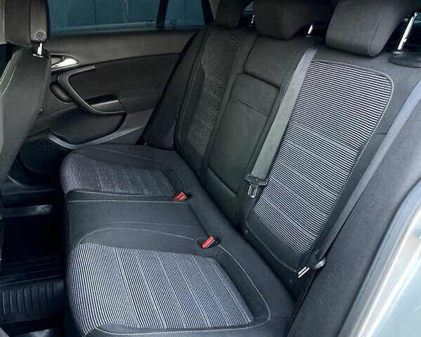 Серый Опель Инсигния, объемом двигателя 1.96 л и пробегом 240 тыс. км за 7600 $, фото 25 на Automoto.ua