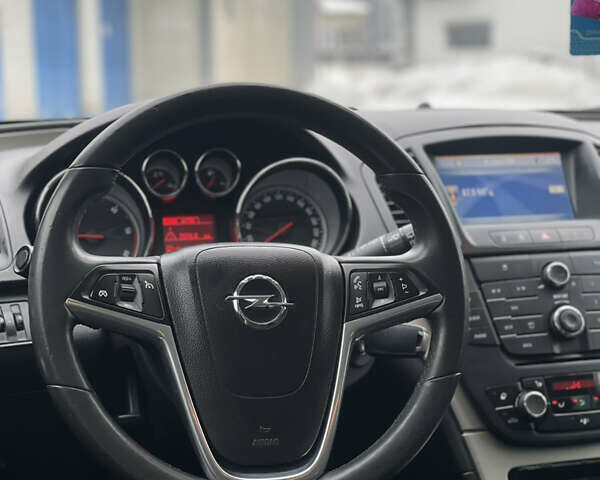 Серый Опель Инсигния, объемом двигателя 1.96 л и пробегом 390 тыс. км за 5950 $, фото 16 на Automoto.ua