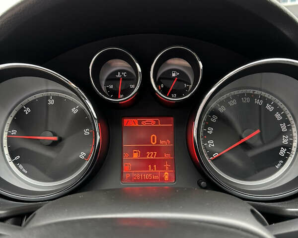 Сірий Опель Інсігнія, об'ємом двигуна 1.96 л та пробігом 281 тис. км за 7500 $, фото 16 на Automoto.ua