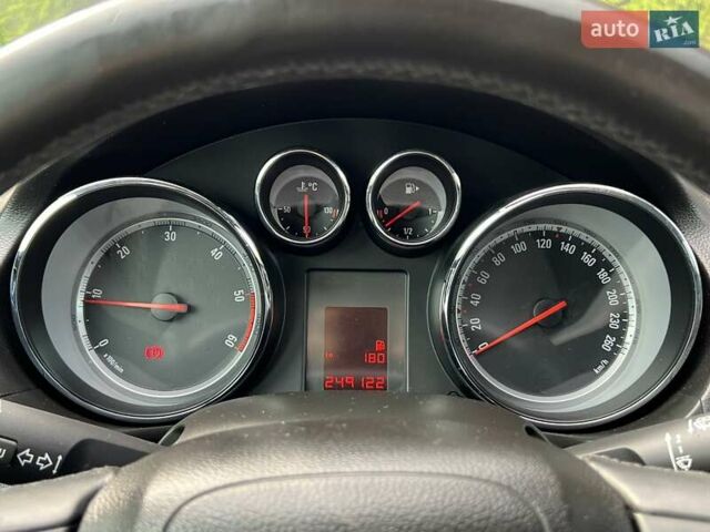 Серый Опель Инсигния, объемом двигателя 2 л и пробегом 249 тыс. км за 6999 $, фото 18 на Automoto.ua