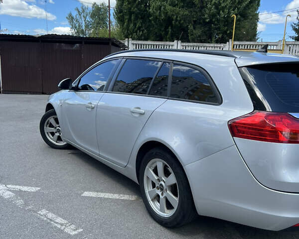 Серый Опель Инсигния, объемом двигателя 1.96 л и пробегом 251 тыс. км за 8150 $, фото 4 на Automoto.ua