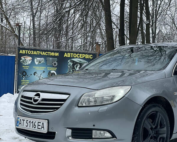 Серый Опель Инсигния, объемом двигателя 1.96 л и пробегом 390 тыс. км за 5950 $, фото 2 на Automoto.ua