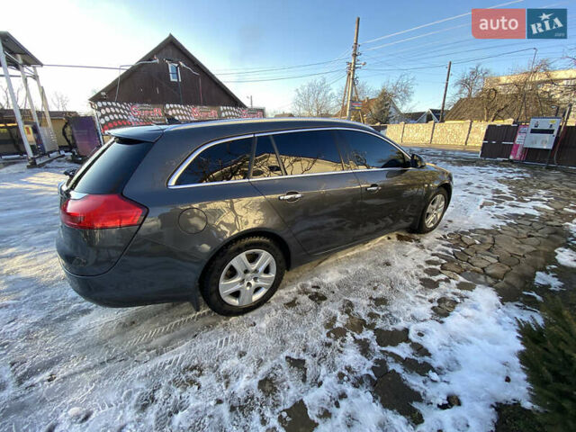 Серый Опель Инсигния, объемом двигателя 1.96 л и пробегом 312 тыс. км за 8700 $, фото 2 на Automoto.ua