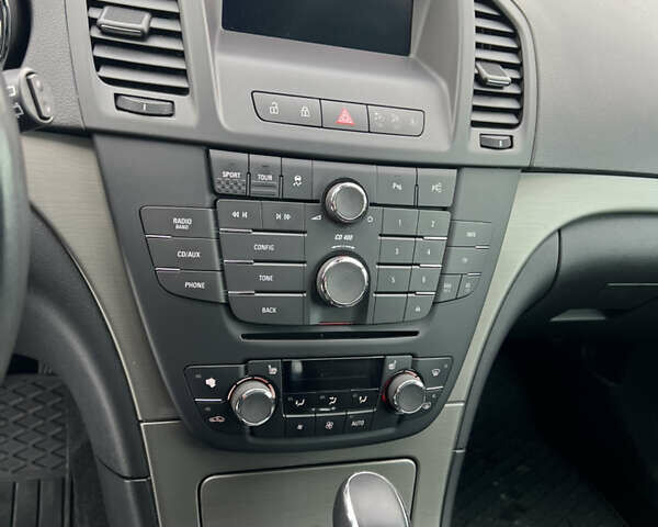 Серый Опель Инсигния, объемом двигателя 2 л и пробегом 280 тыс. км за 8700 $, фото 28 на Automoto.ua