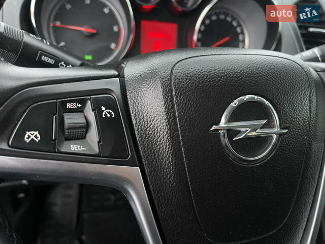 Серый Опель Инсигния, объемом двигателя 2 л и пробегом 219 тыс. км за 7650 $, фото 75 на Automoto.ua