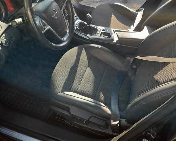 Серый Опель Инсигния, объемом двигателя 2 л и пробегом 150 тыс. км за 8700 $, фото 7 на Automoto.ua